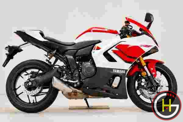 YAMAHA R7